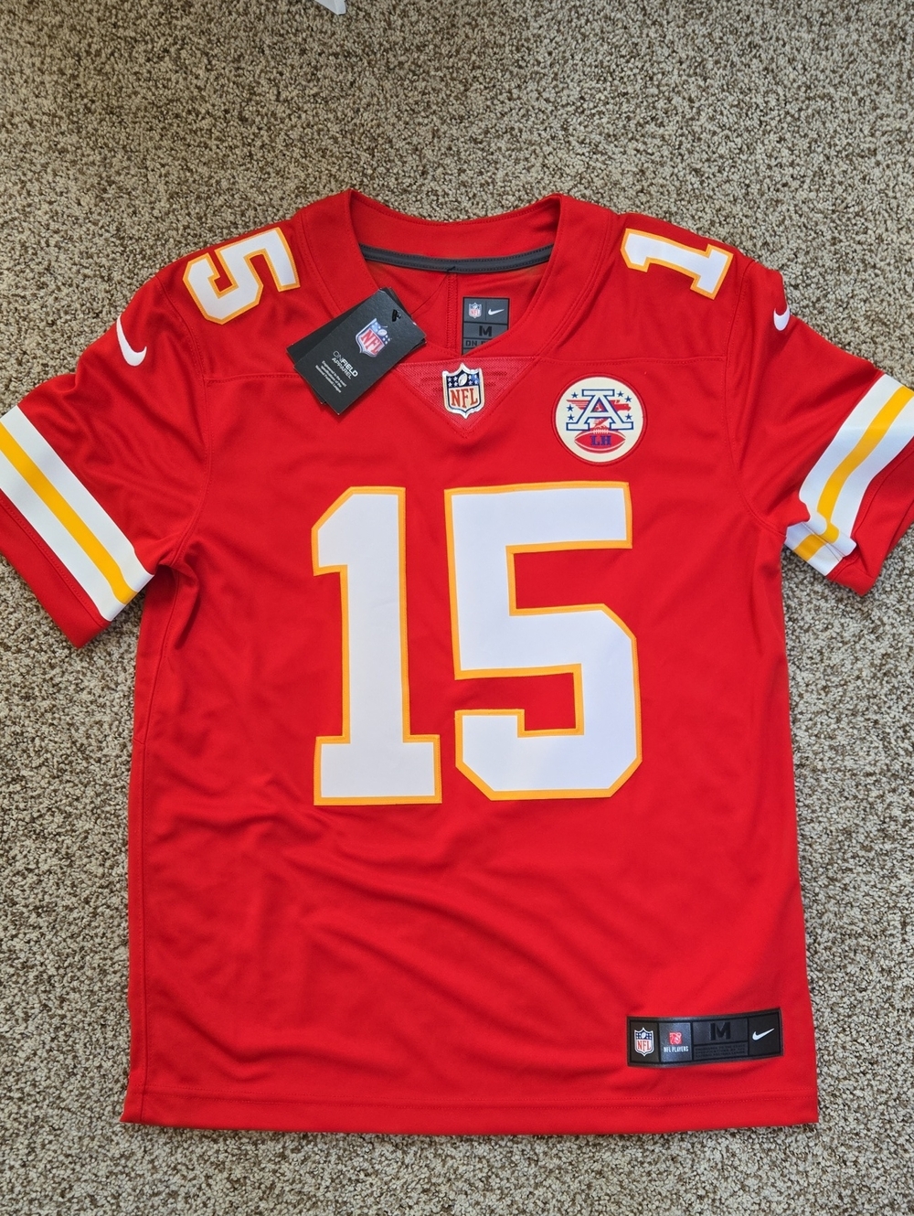 Nike Mens Red Chiefs #15 Mahomes Football Jersey with Yellow Trim Stitched Sz M